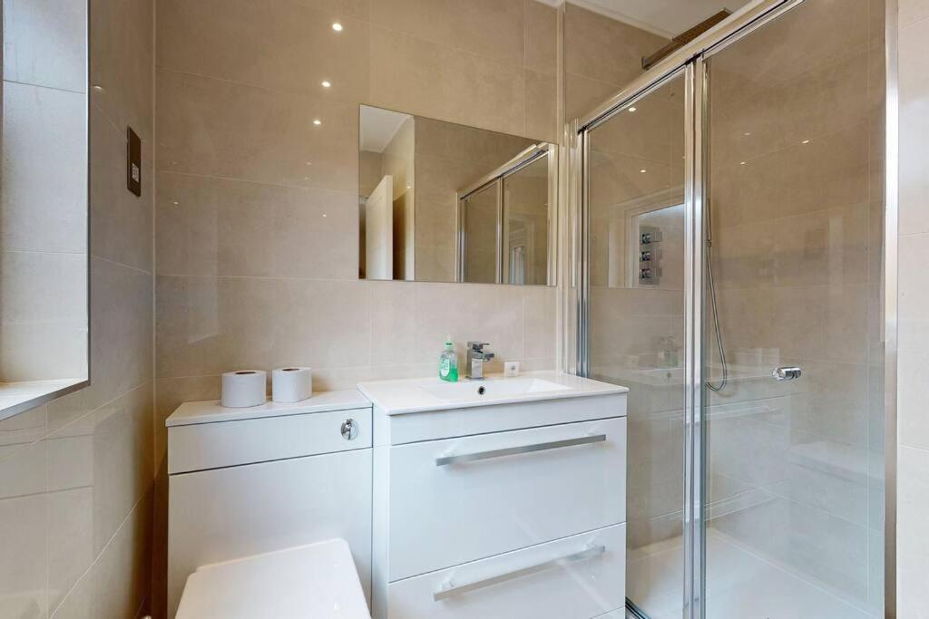 Elegant 2Bed Flat 10Min To Wimbledon Tennis Courts London Ngoại thất bức ảnh